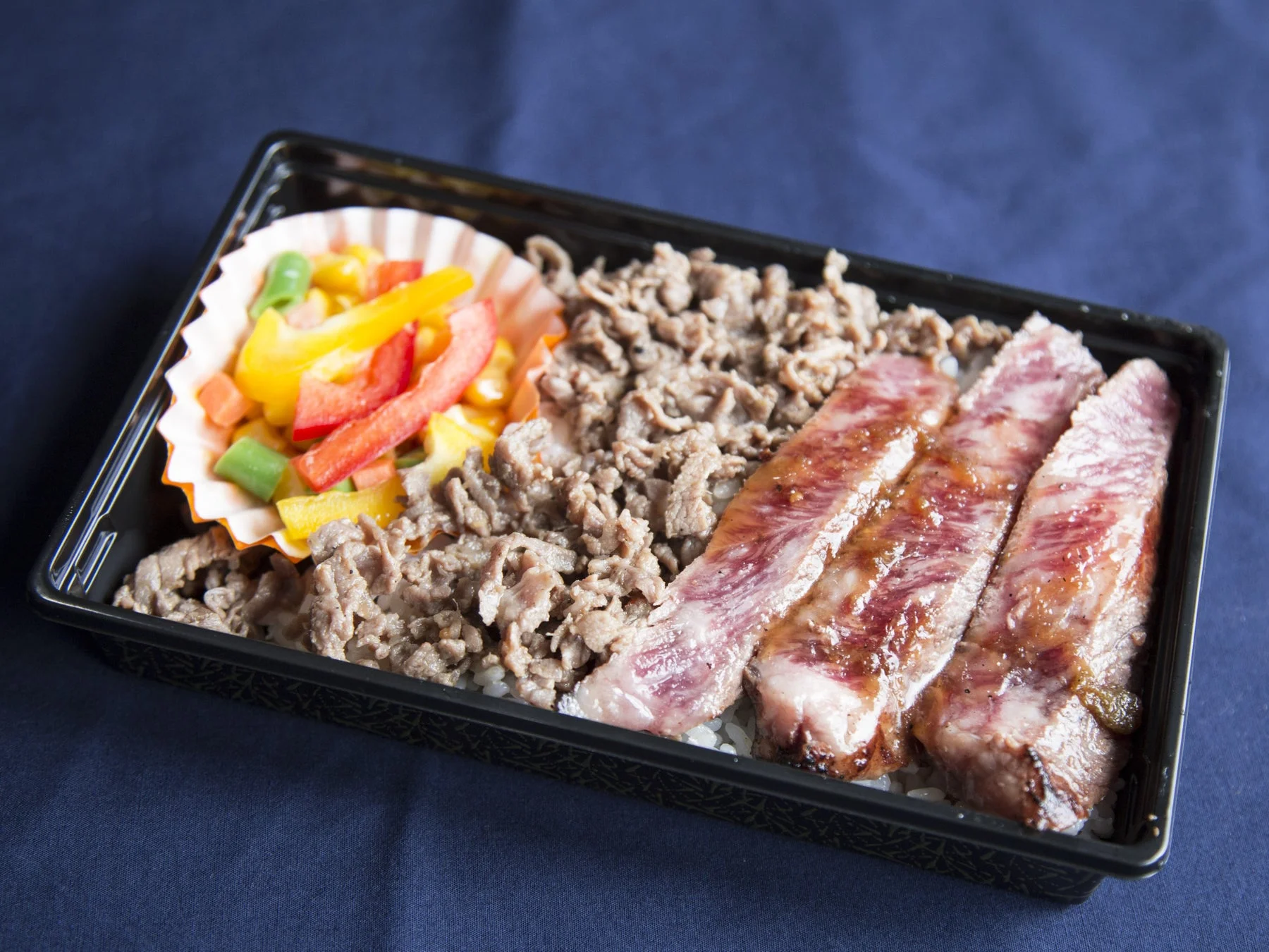 むかわ町産黒毛和牛のステーキ弁当