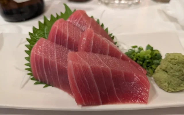 三鷹に日曜限定の魚居酒屋「ありん家」がオープン！旬の魚とアットホームな空間を提供