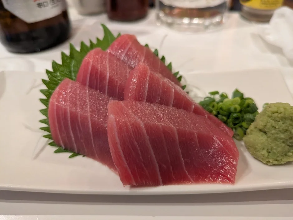 三鷹に日曜限定の魚居酒屋「ありん家」がオープン！旬の魚とアットホームな空間を提供