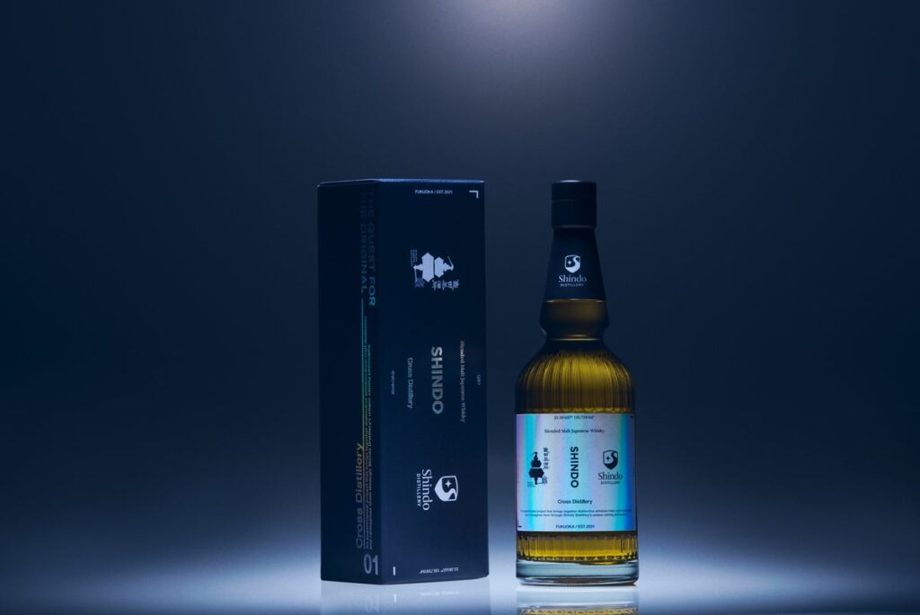 異なる蒸溜所が交わり、それぞれの答えを探す。CROSS DISTILLERY シリーズ第一弾、新潟亀田蒸溜所との原酒交換から生まれたウイスキーを発売。