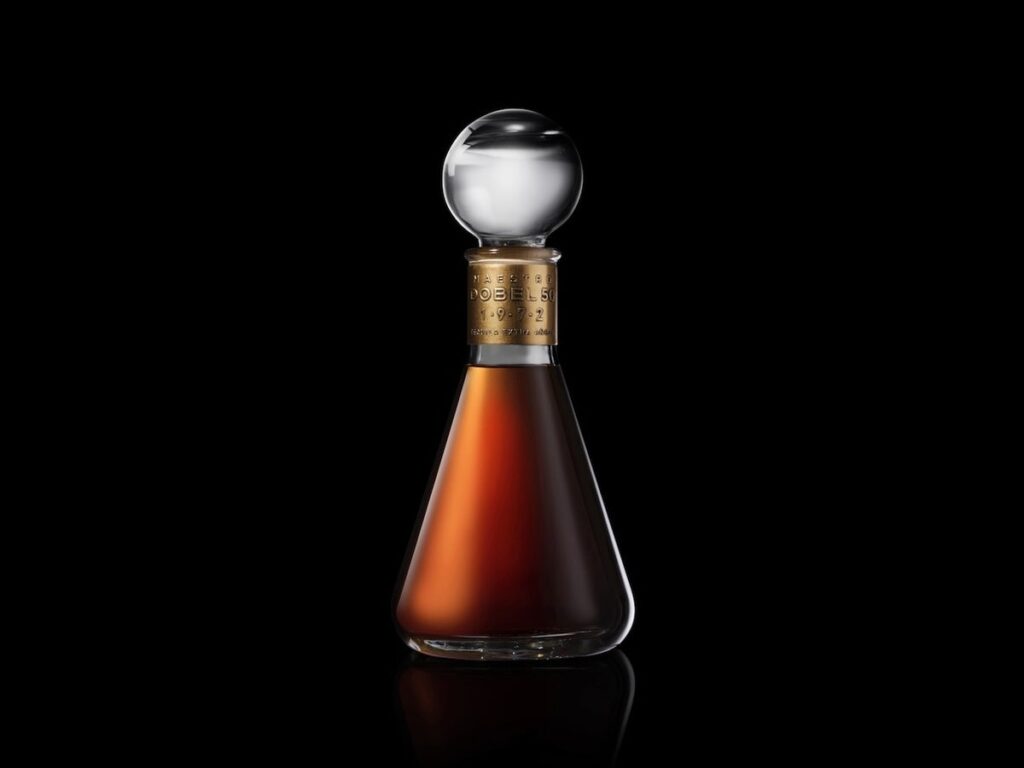 モダンラグジュアリーテキーラブランド「Maestro Dobel Tequila」最高級ライン「Dobel 50 Extra Añejo 1972」を10月22日（木）より販売開始