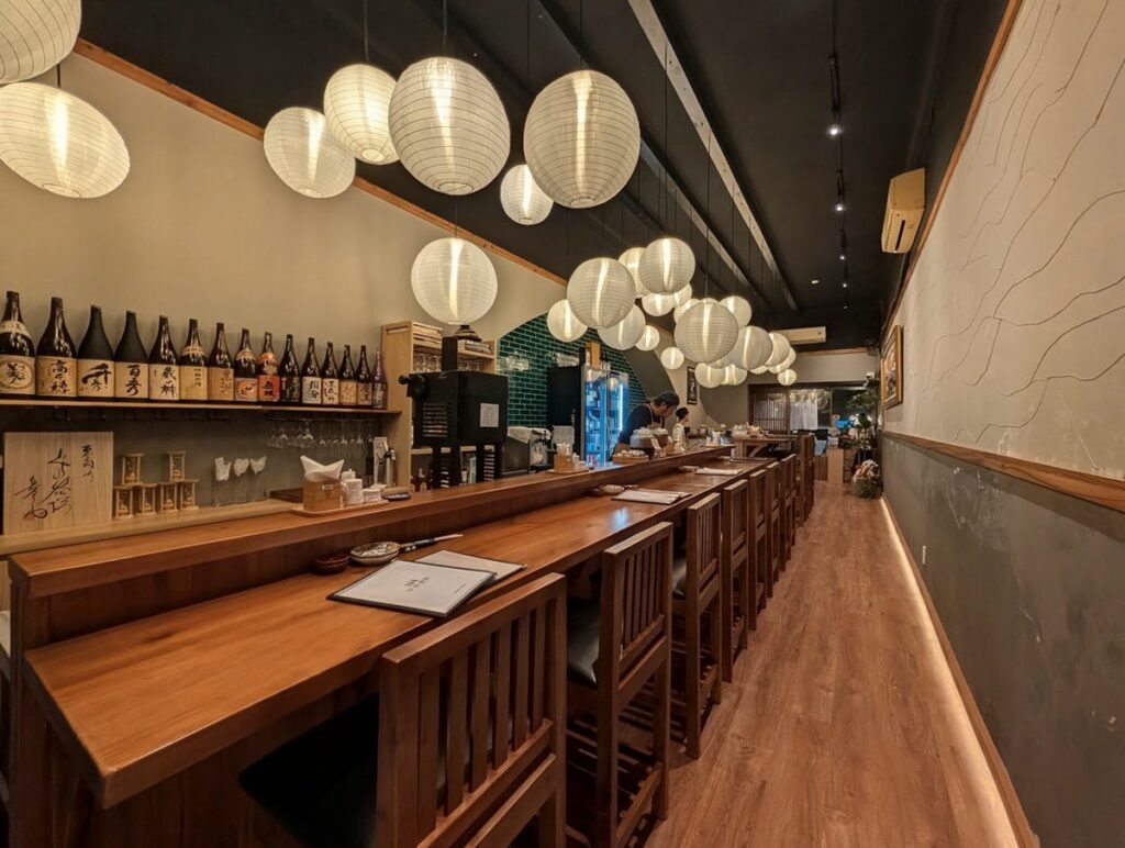 【ベトナム・ホーチミン】日本人街に和食居酒屋「川島商店2号店」がオープン。和牛しゃぶしゃぶ・日本各地の牡蠣・手包み焼売を提供