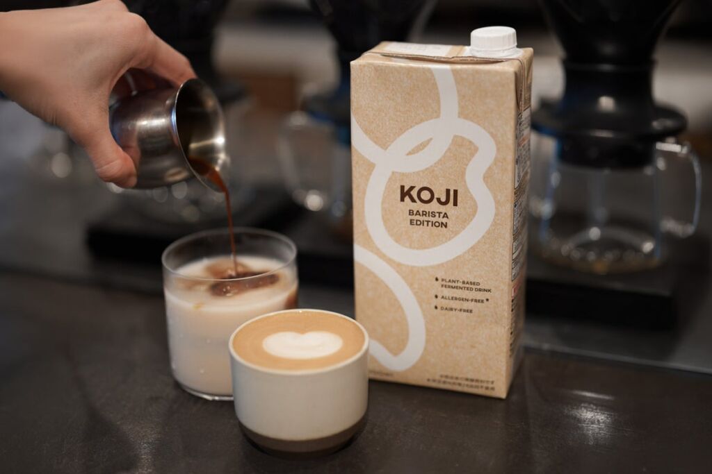 米と米糀から生まれたミルクでラテを　ウッドベリーコーヒー全11店舗で期間限定提供